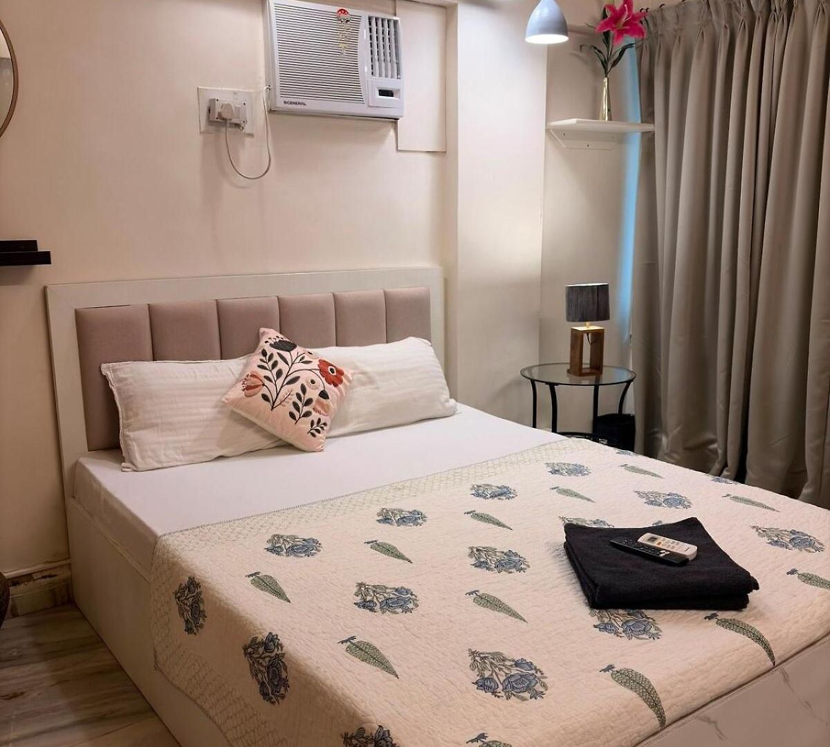 Adore 4 Bhk Luxury Apartment- Bandra *