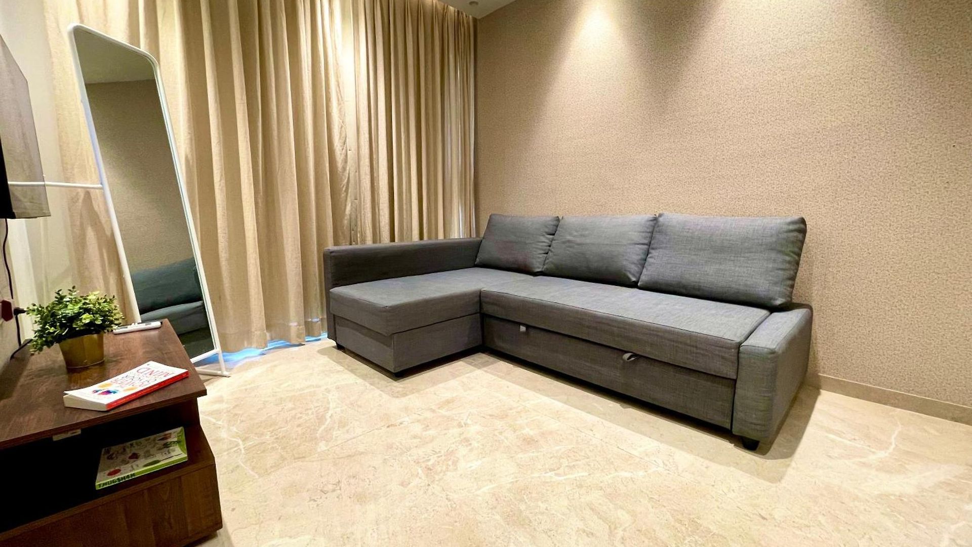 A Embassy 1 Bhk In Hiranandani Powai