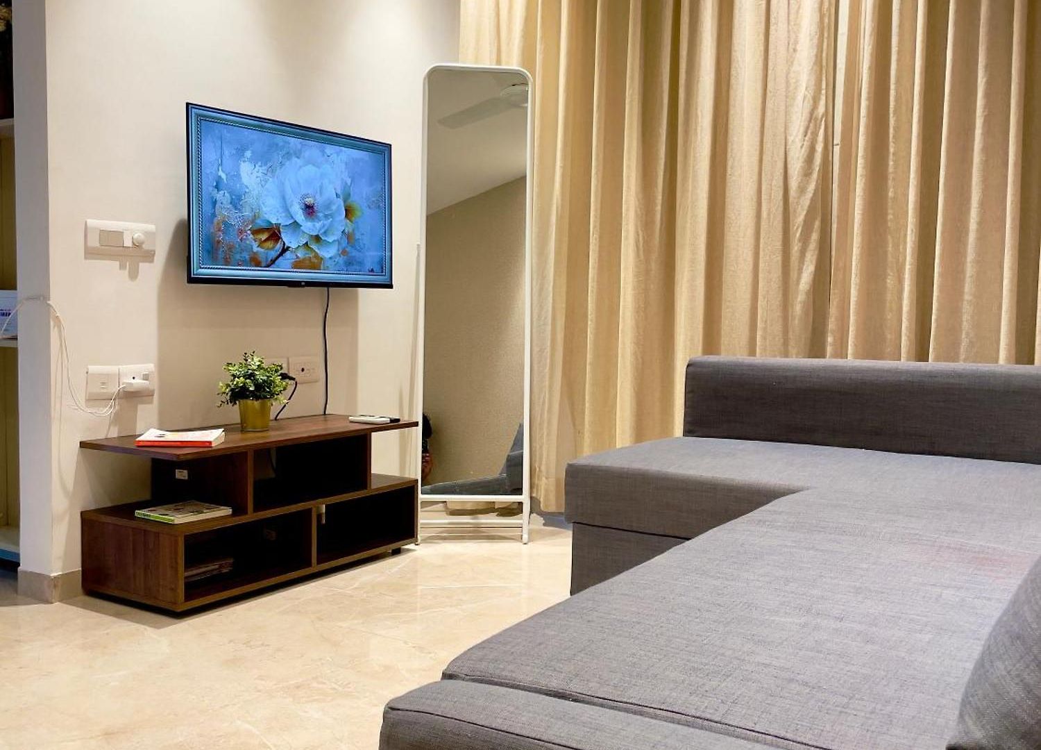 A Embassy 1 Bhk In Hiranandani Powai Apartment *