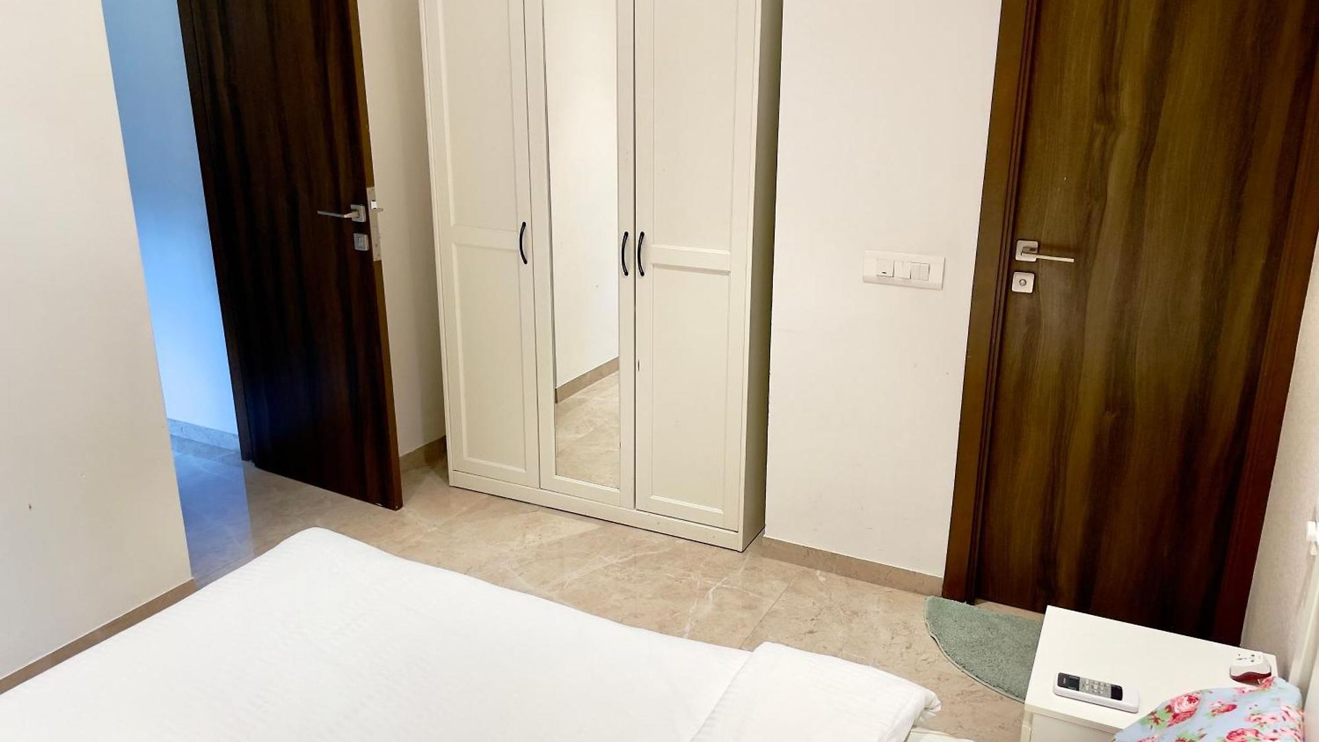 Apartment A Embassy 1 Bhk In Hiranandani Powai *