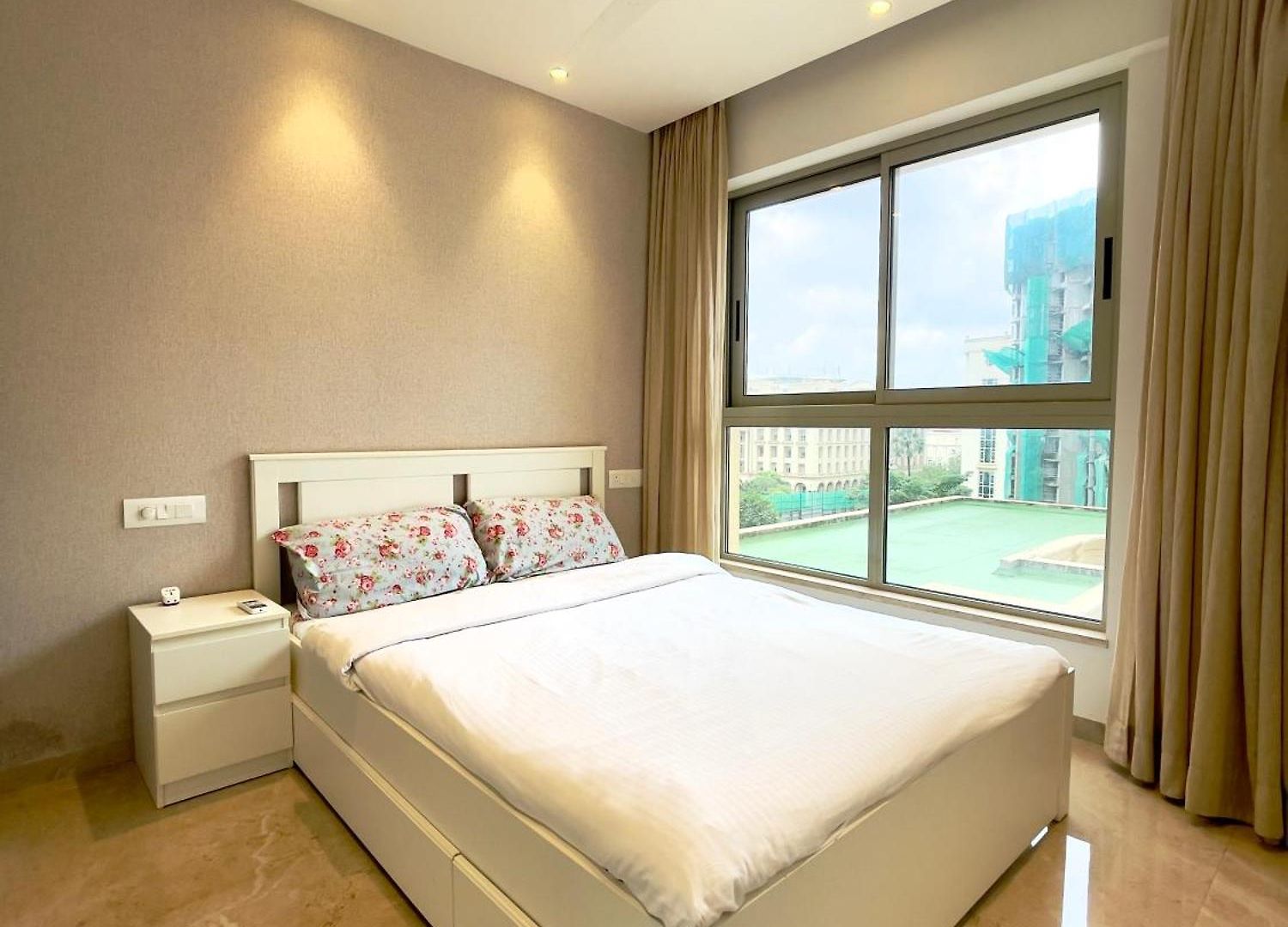 A Embassy 1 Bhk In Hiranandani Powai