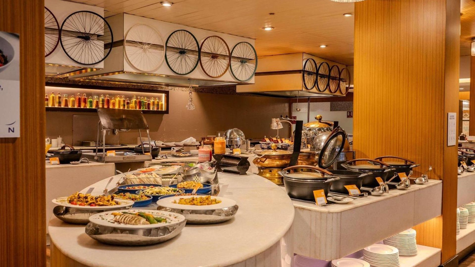 Novotel Juhu Hotel 5*