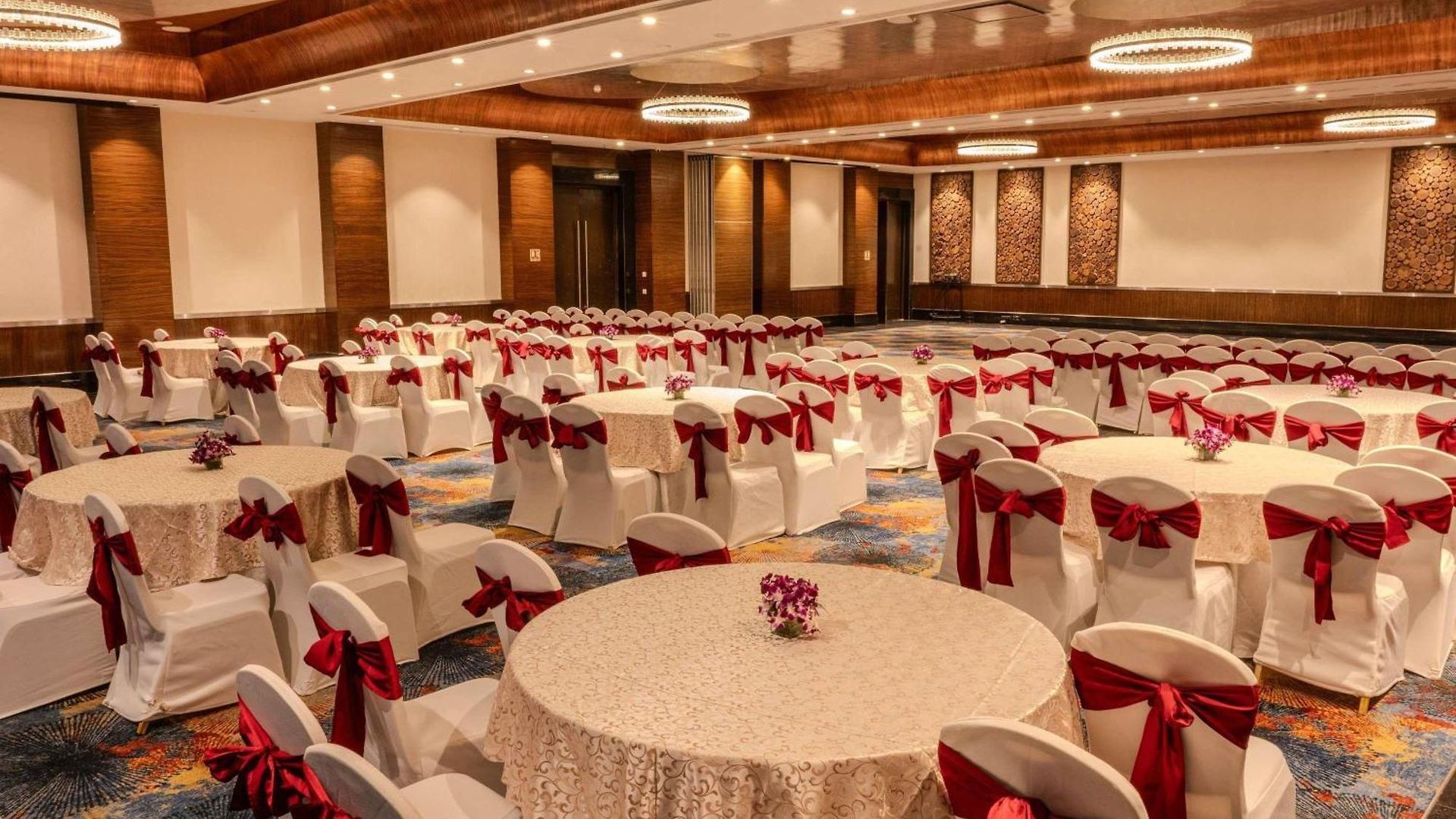 Novotel Juhu Hotel Mumbai