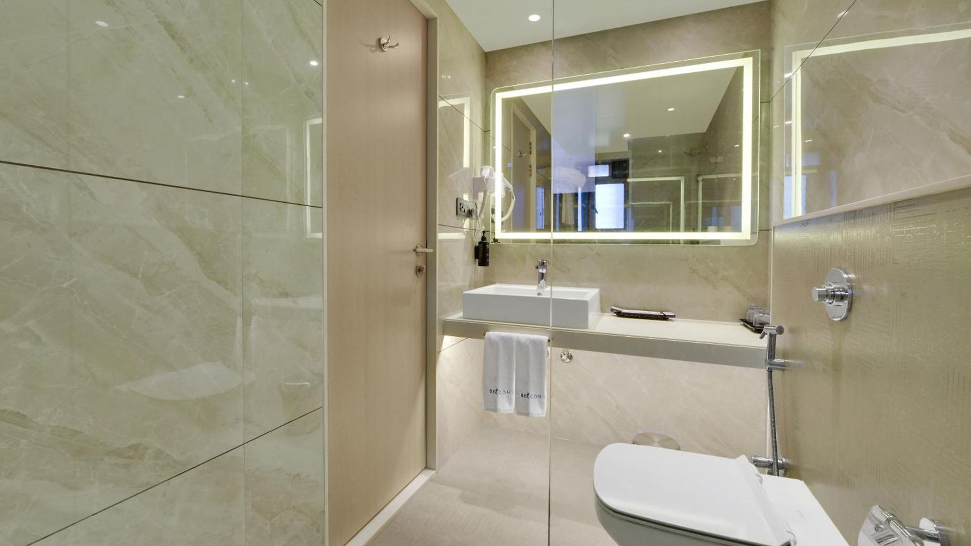 Galaxy Beacon Hotel, Santacruz ,mumbai Hotel 4*