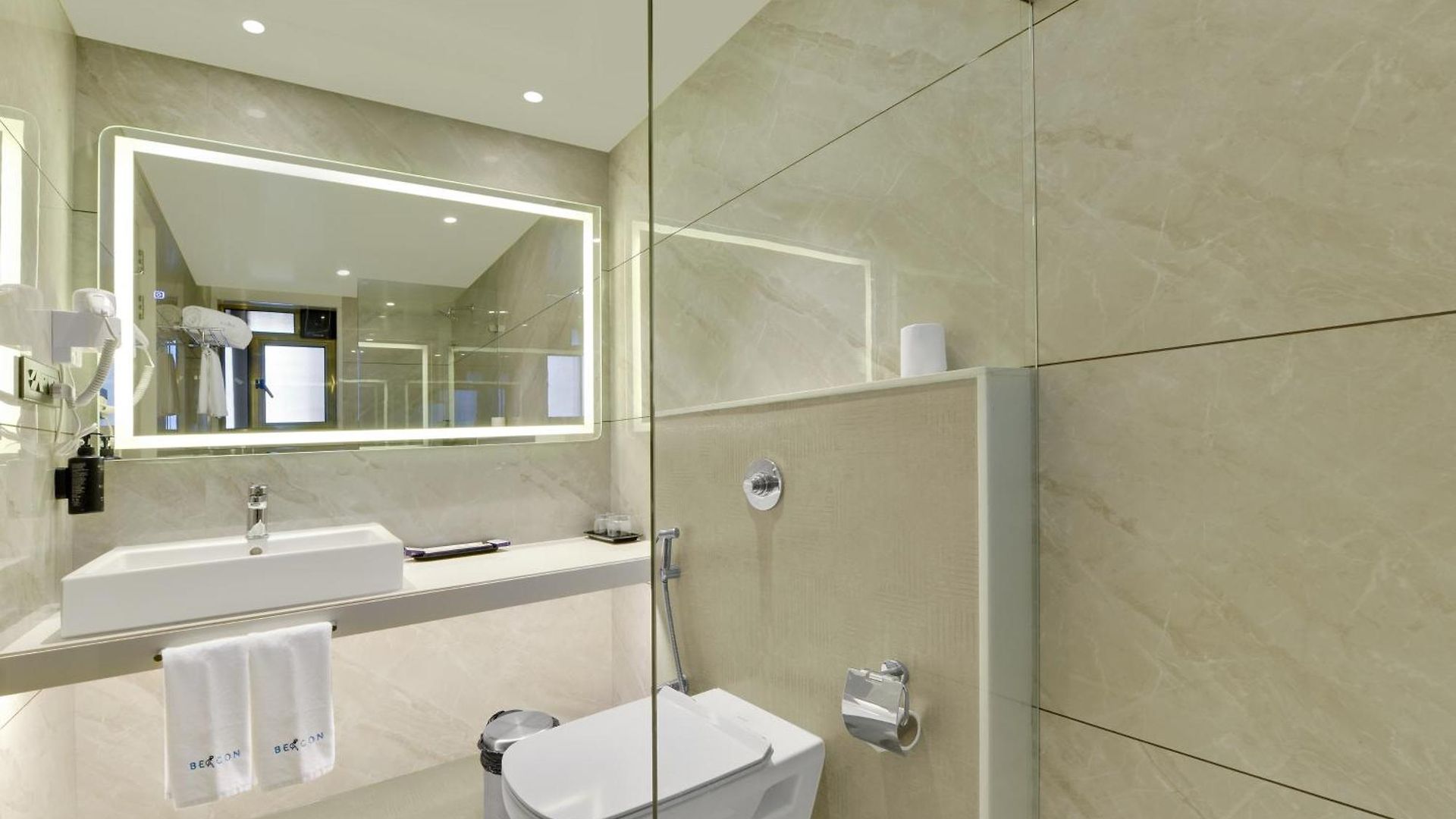Hotel Galaxy Beacon Hotel, Santacruz ,mumbai 4*