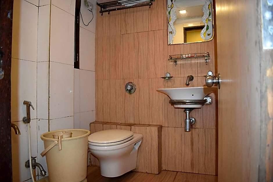 Hotel Treebo Atithi Malad Mumbai