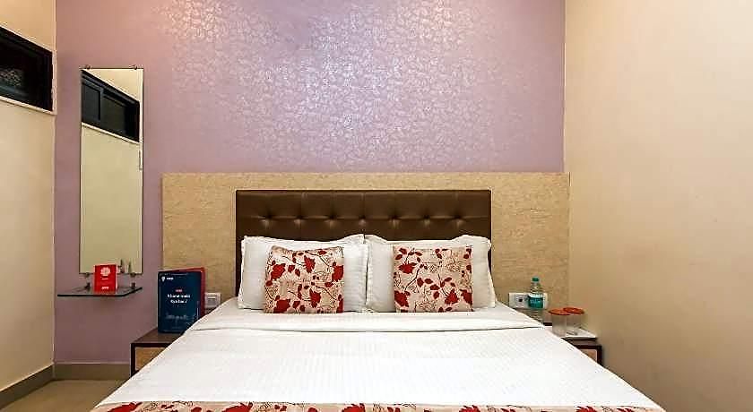 Hotel O Golden Nest Near Chhatrapati Shivaji International Airport
