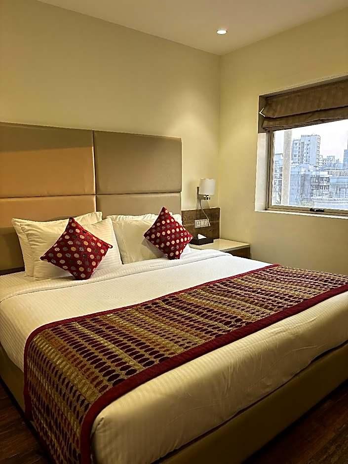 Ramee Guestline Khar Hotel