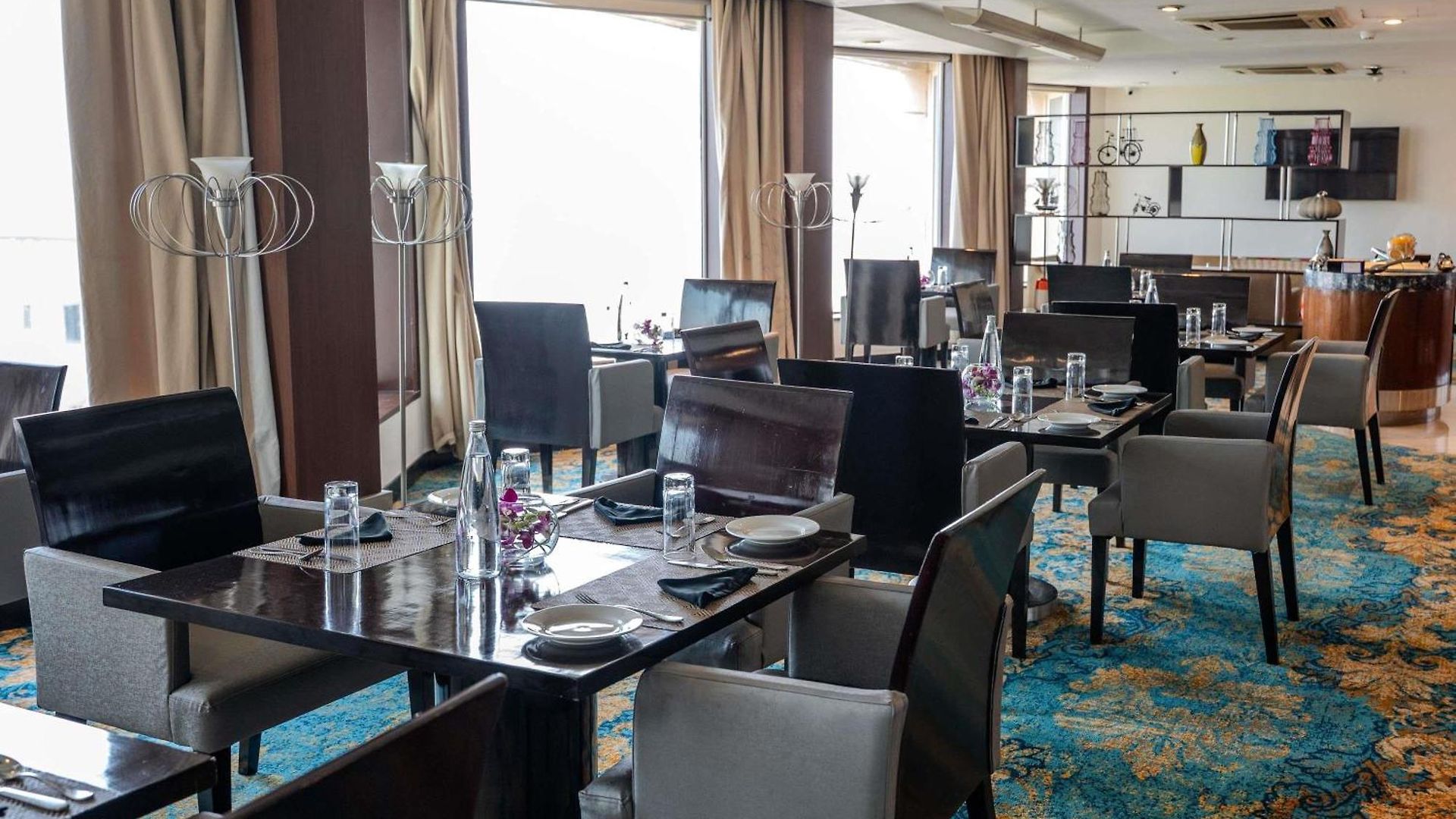 Novotel Juhu Hotel 5*