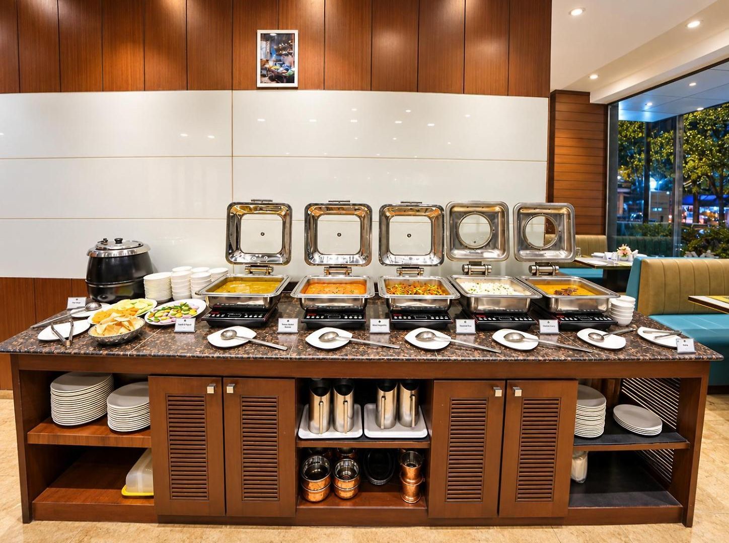 The Altruist Andheri Hotel