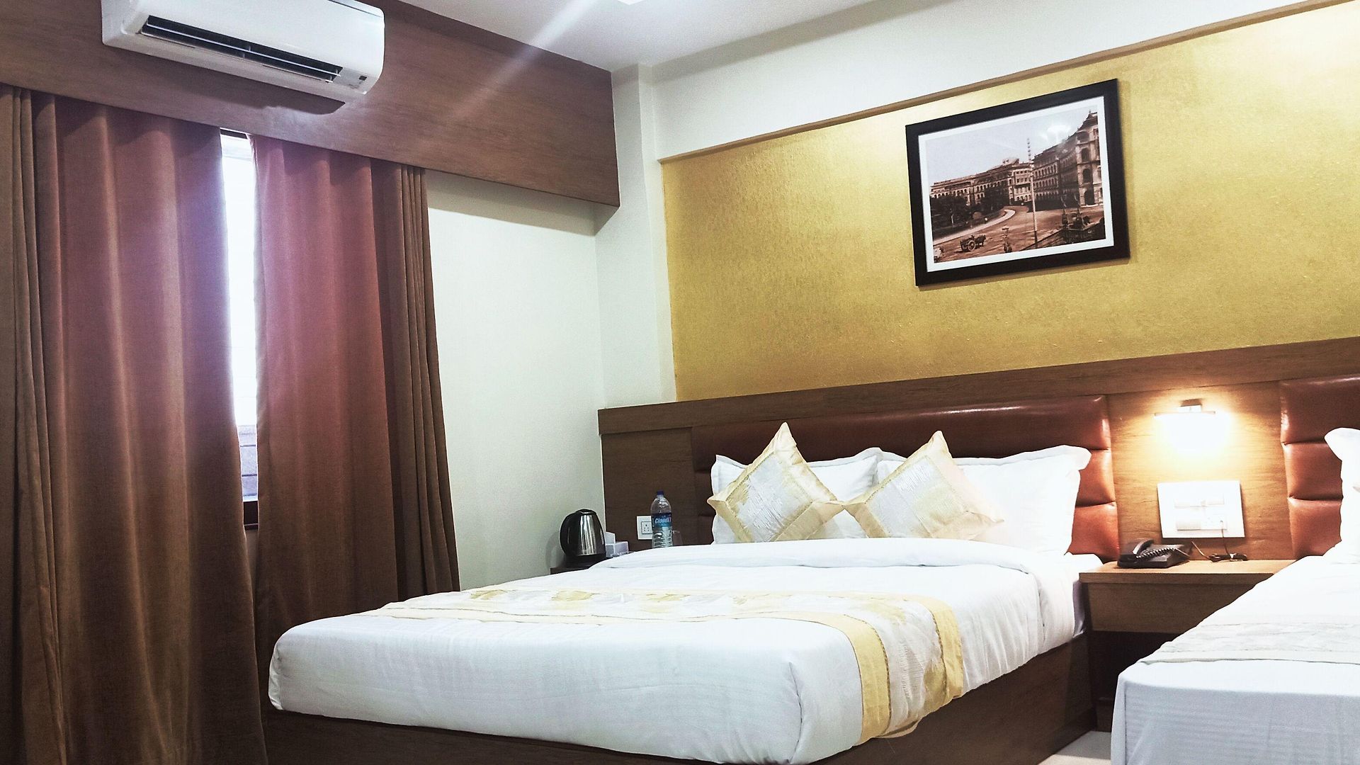 Crystal Luxury Inn- Bandra Mumbai