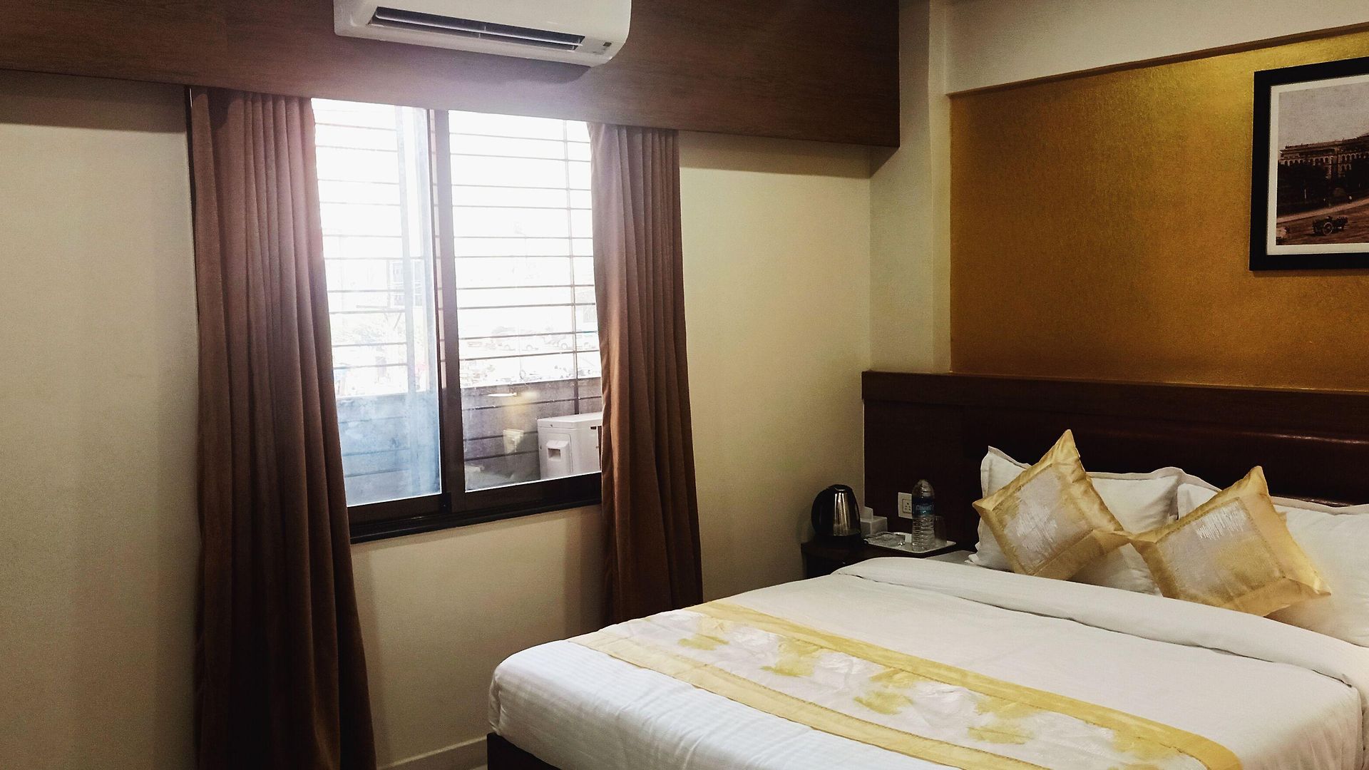 Crystal Luxury Inn- Bandra Hotel 3*