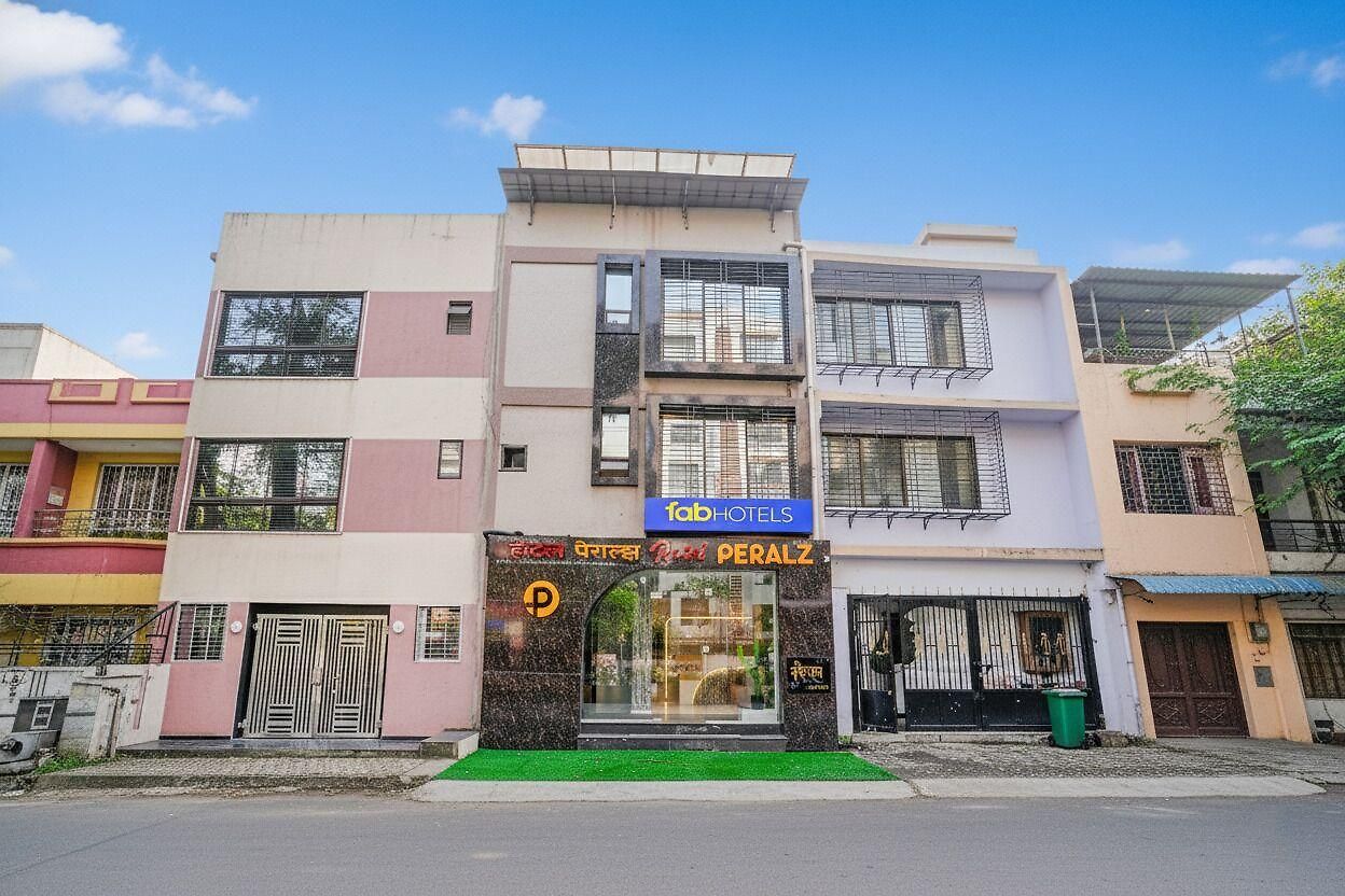 Fabhotel Peralz - Nr Boriwali Station