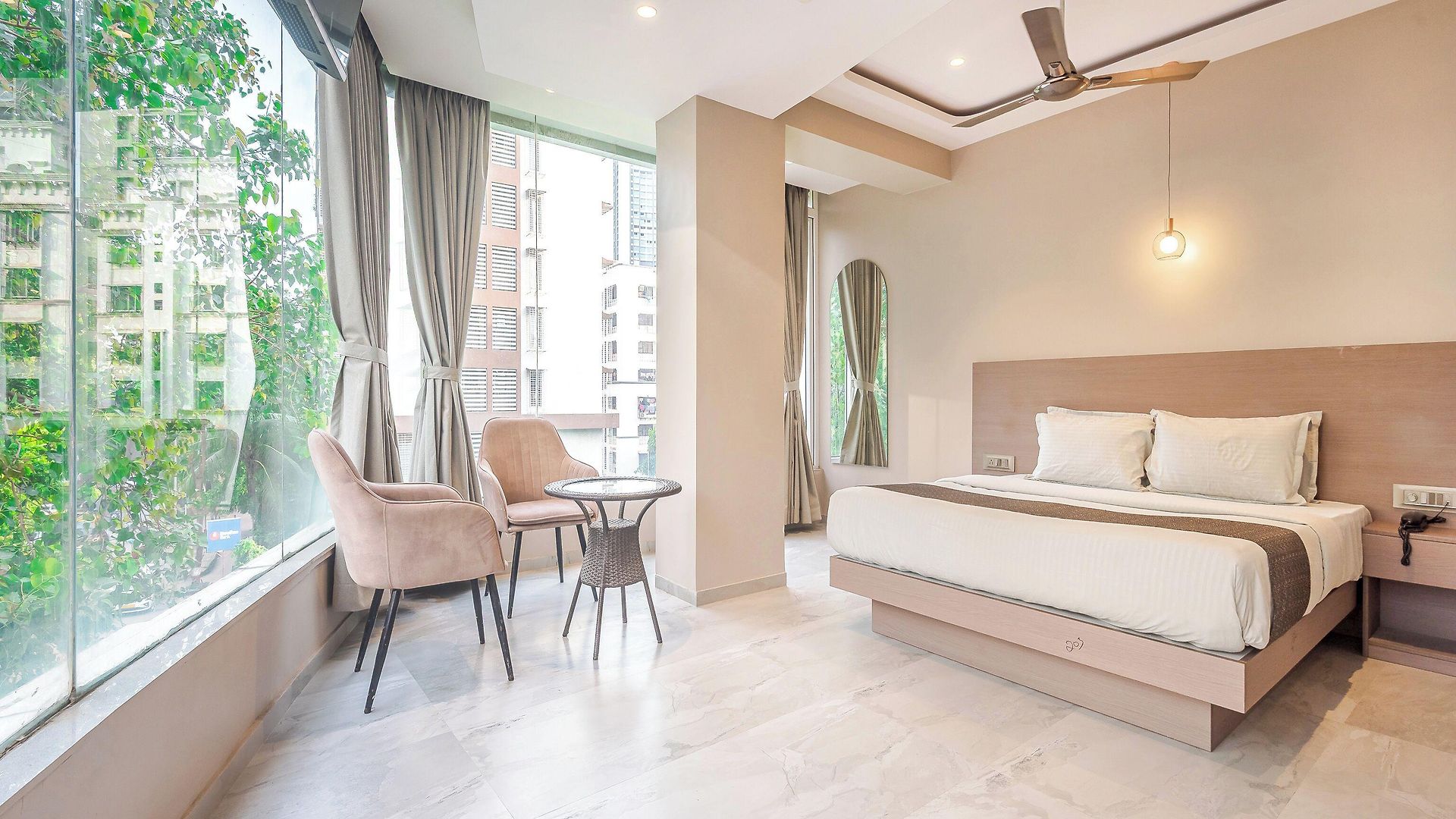 Hotel Aura - Near Malad Link Road Mumbai