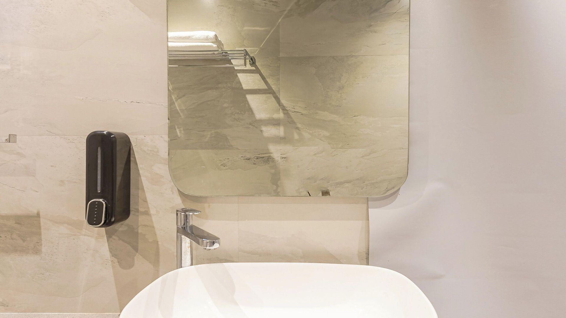 Aura - Near Malad Link Road Hotel Mumbai