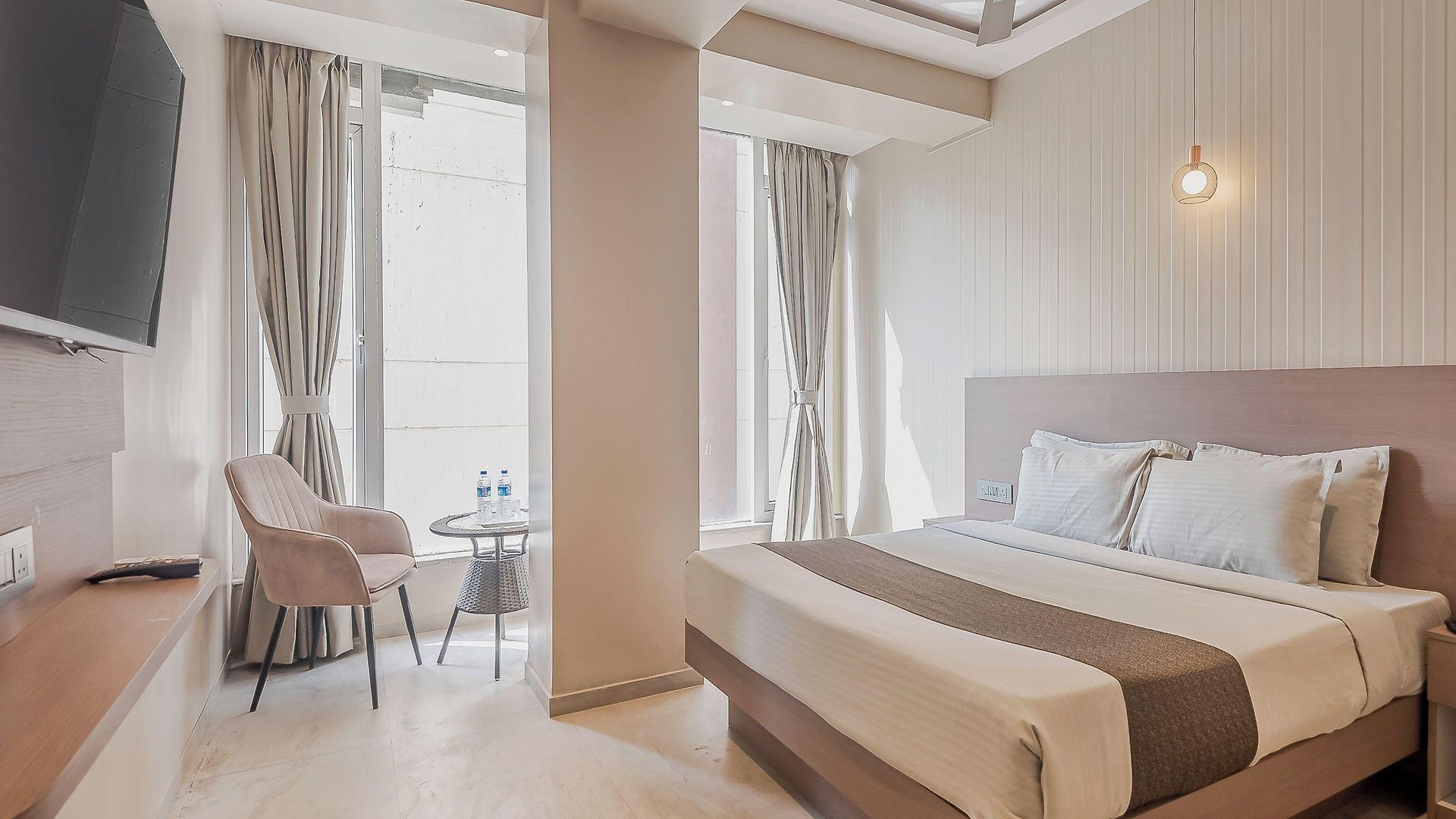 Aura - Near Malad Link Road 3* Mumbai