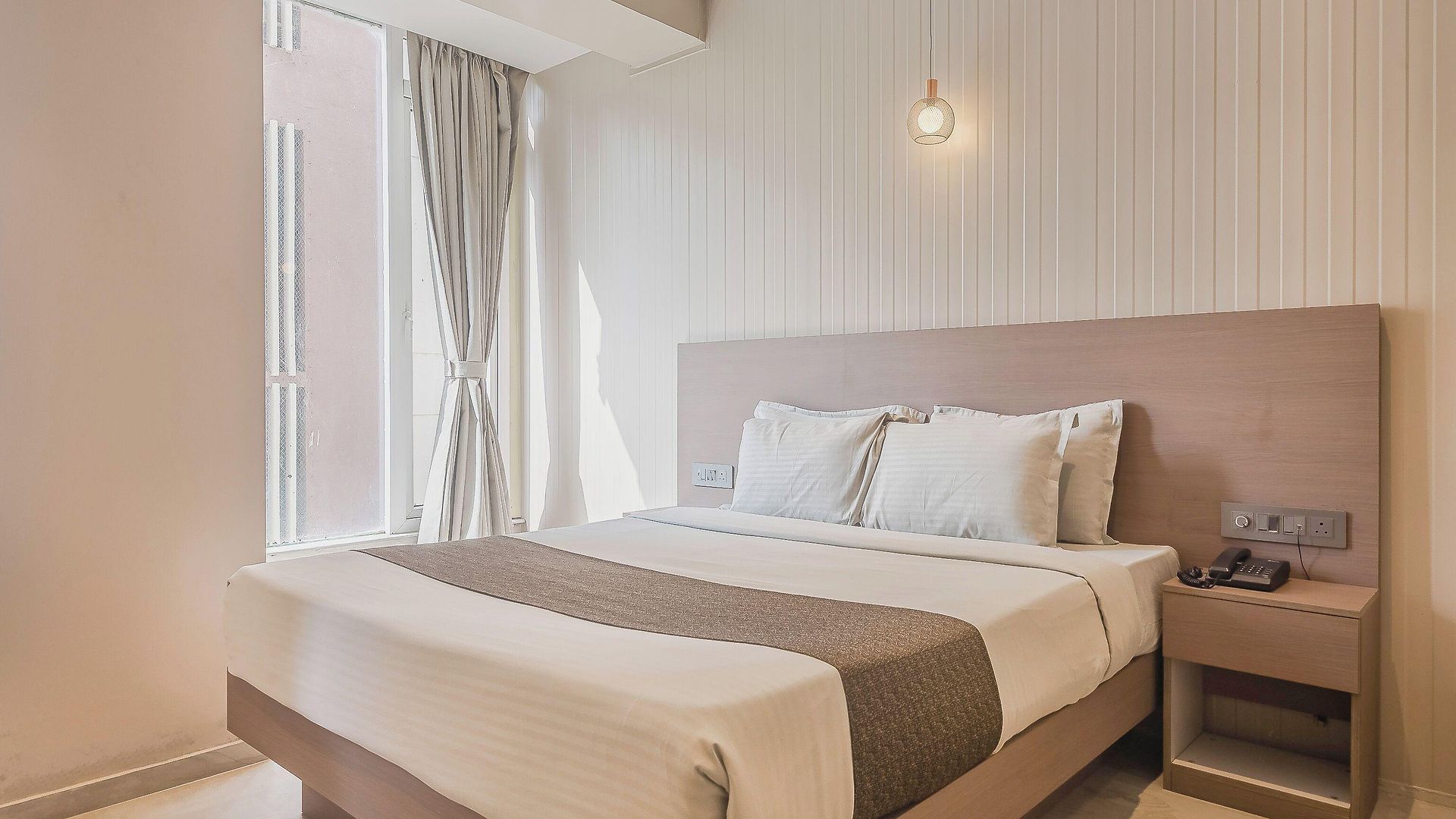 Hotel Aura - Near Malad Link Road Mumbai