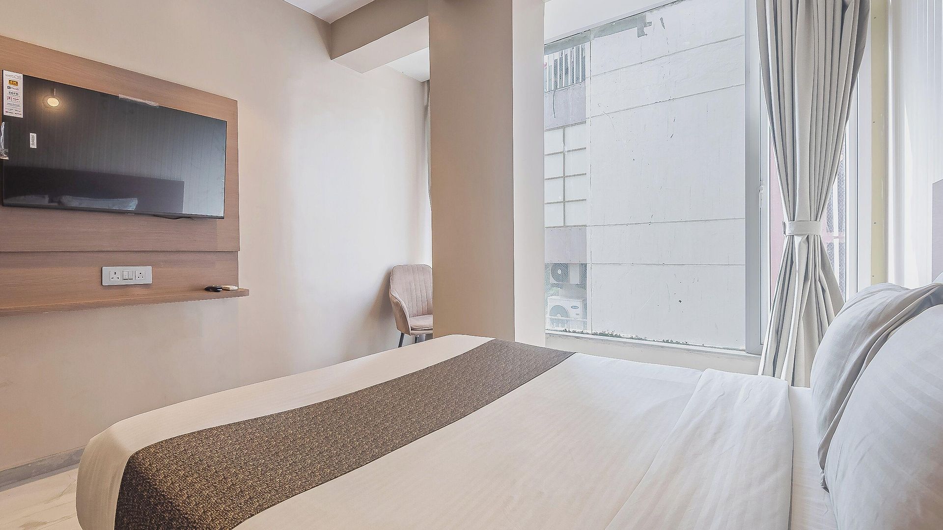 Aura - Near Malad Link Road