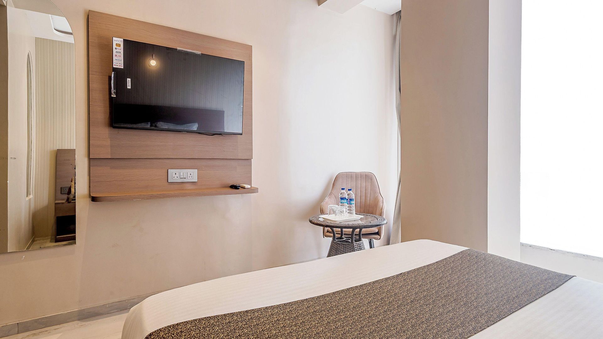 Hotel Aura - Near Malad Link Road 3*