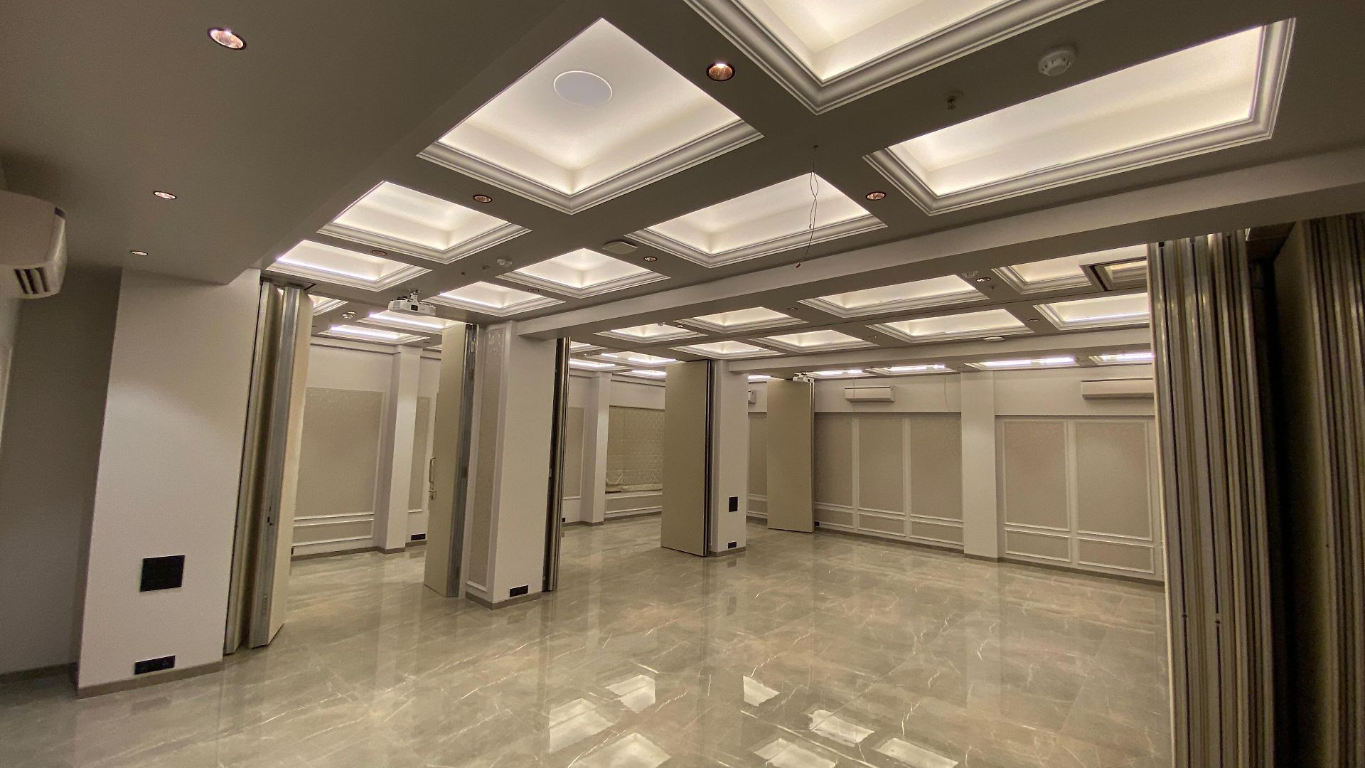 J And Banquets Hotel 3*