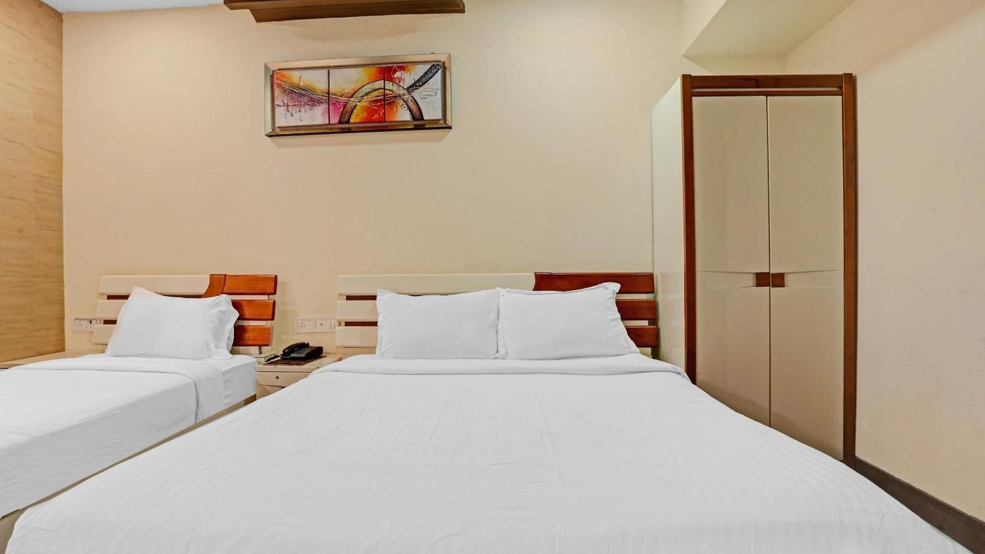 Oyo Executive Hotel