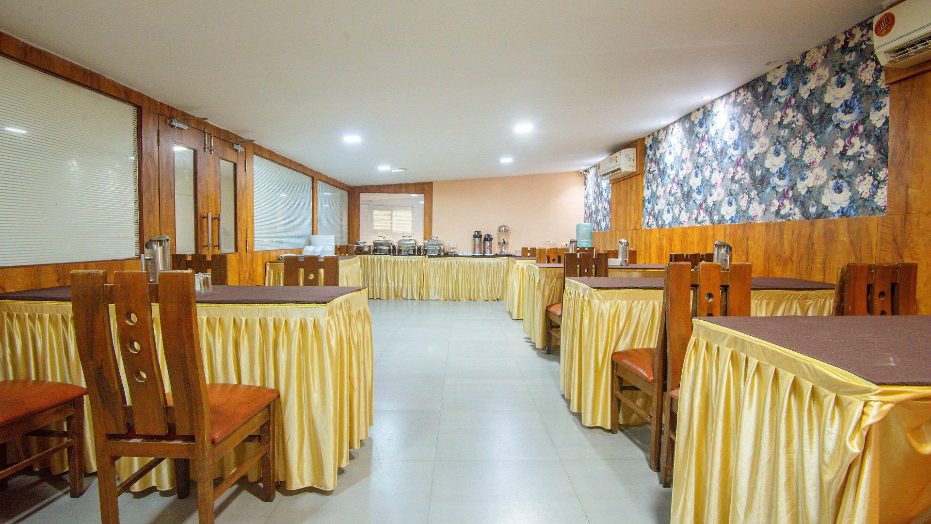 Hotel Treebo Trend Anam Interrnational 3*