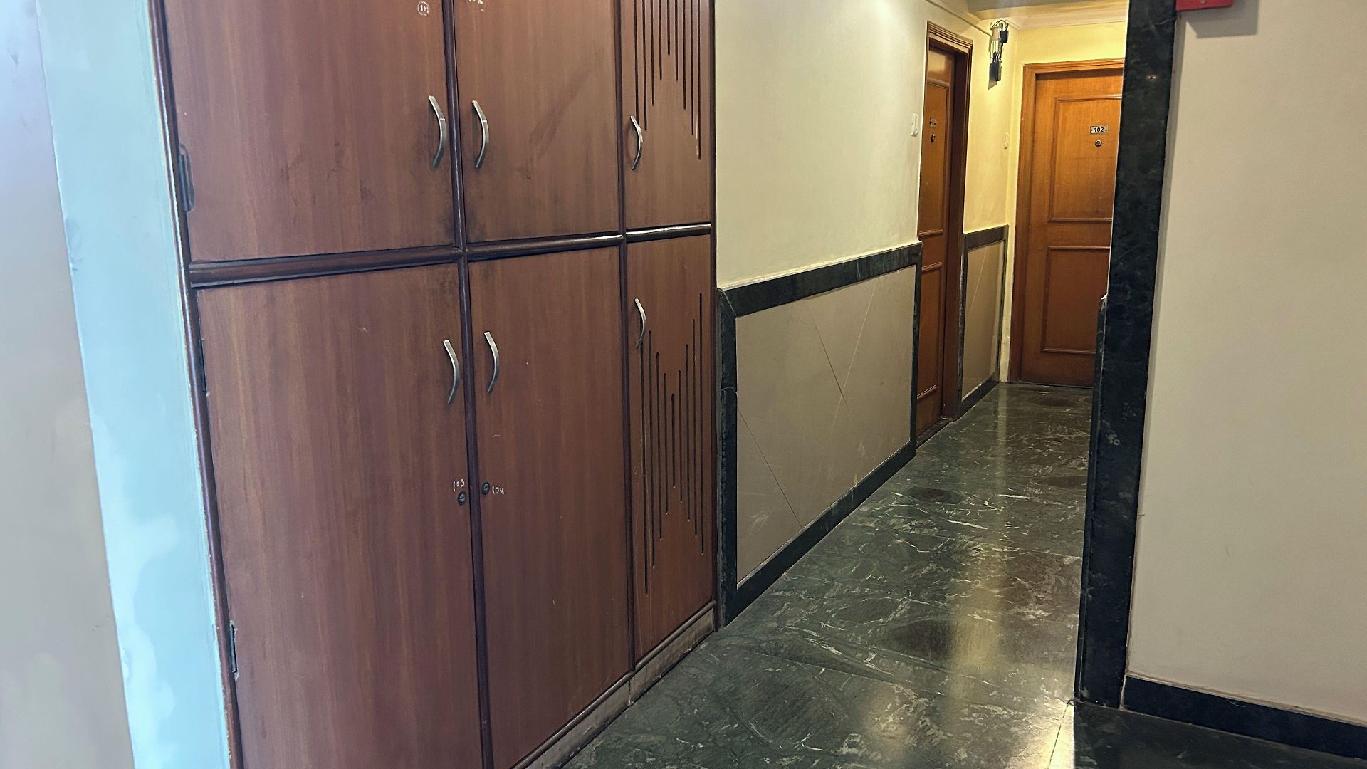 Hotel Lucky Near Nesco Mumbai