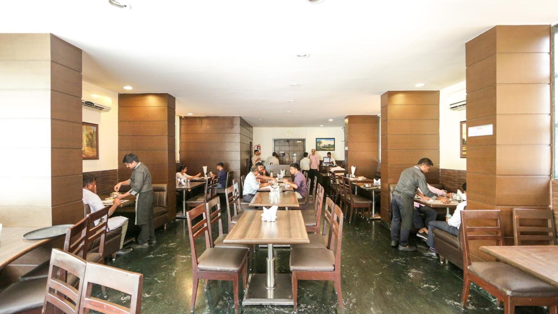 Hotel Lucky Near Nesco 3*