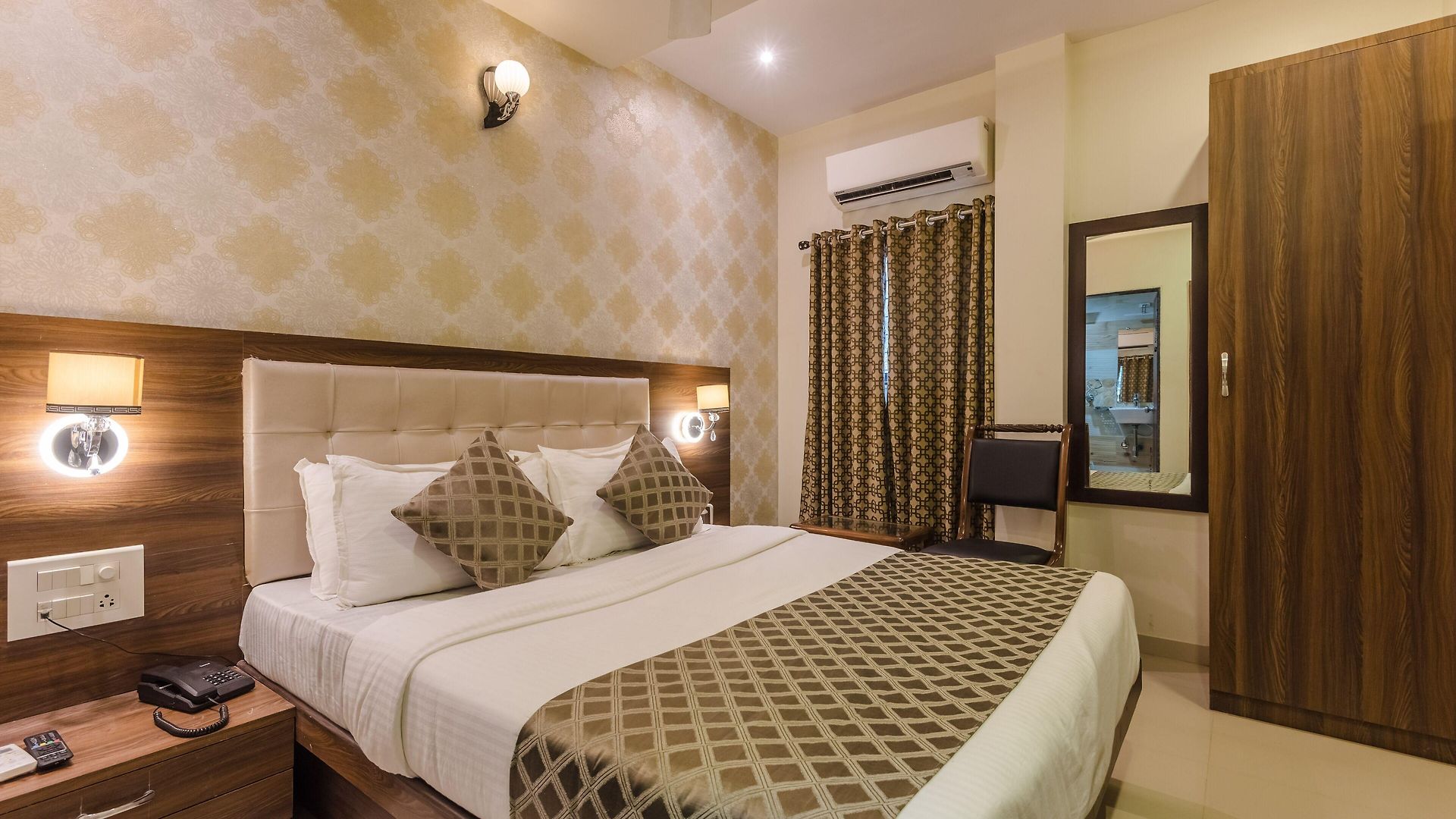 Liberty Plaza 3*