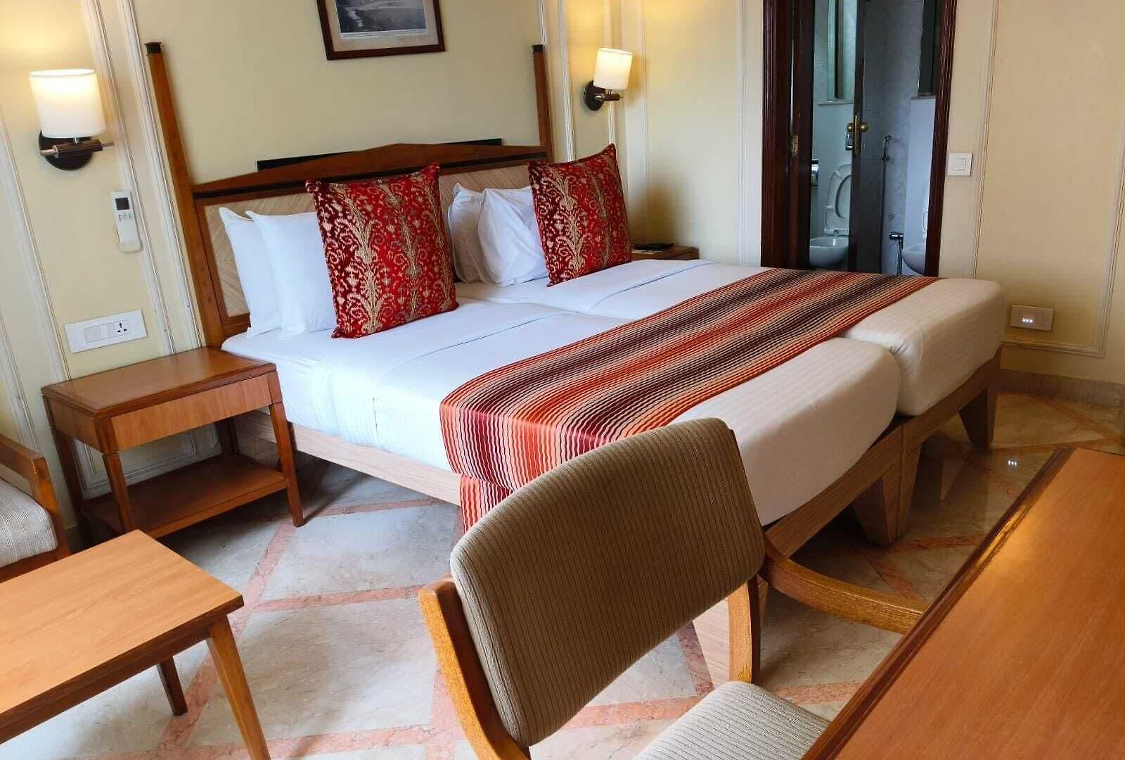 Hiltop Hotel