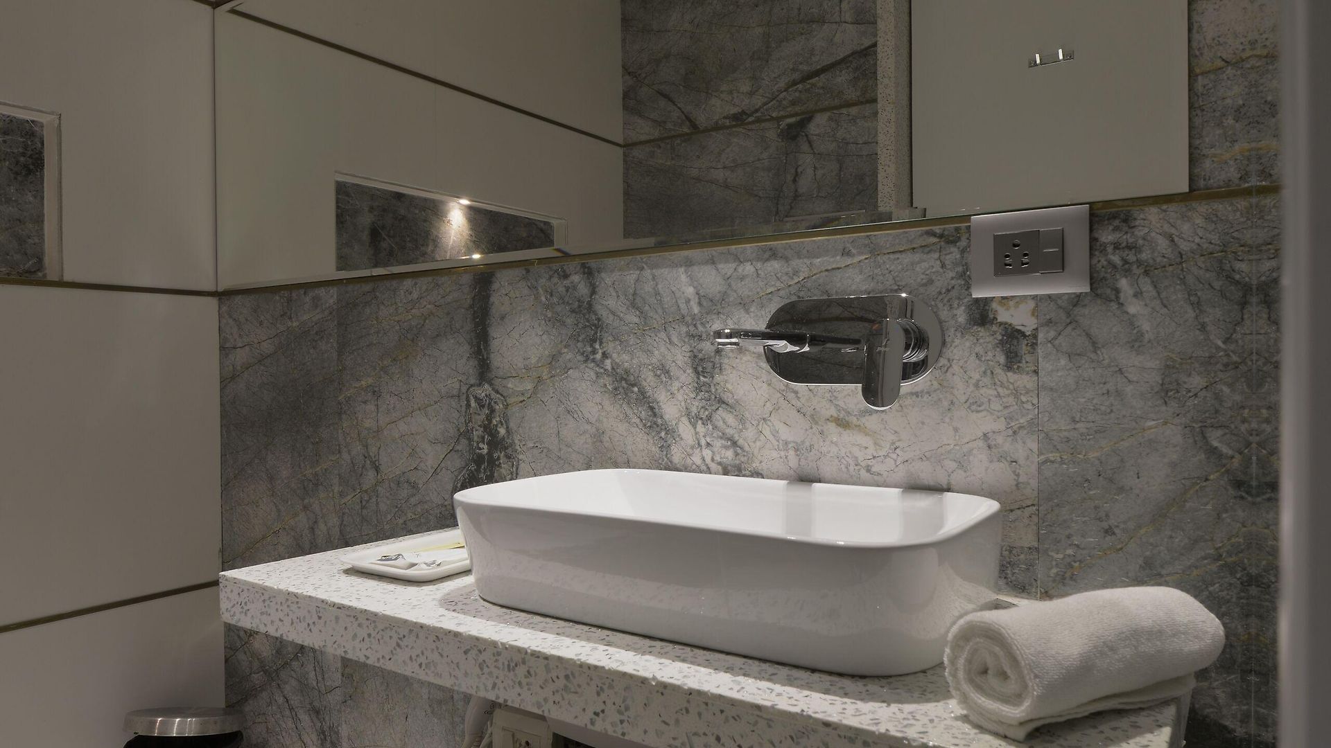 Hotel Airlink 3*