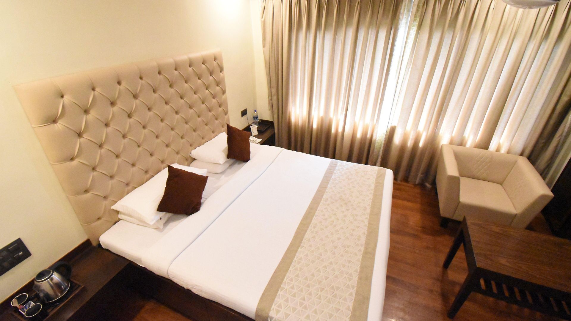 Kings International Juhu Hotel Mumbai