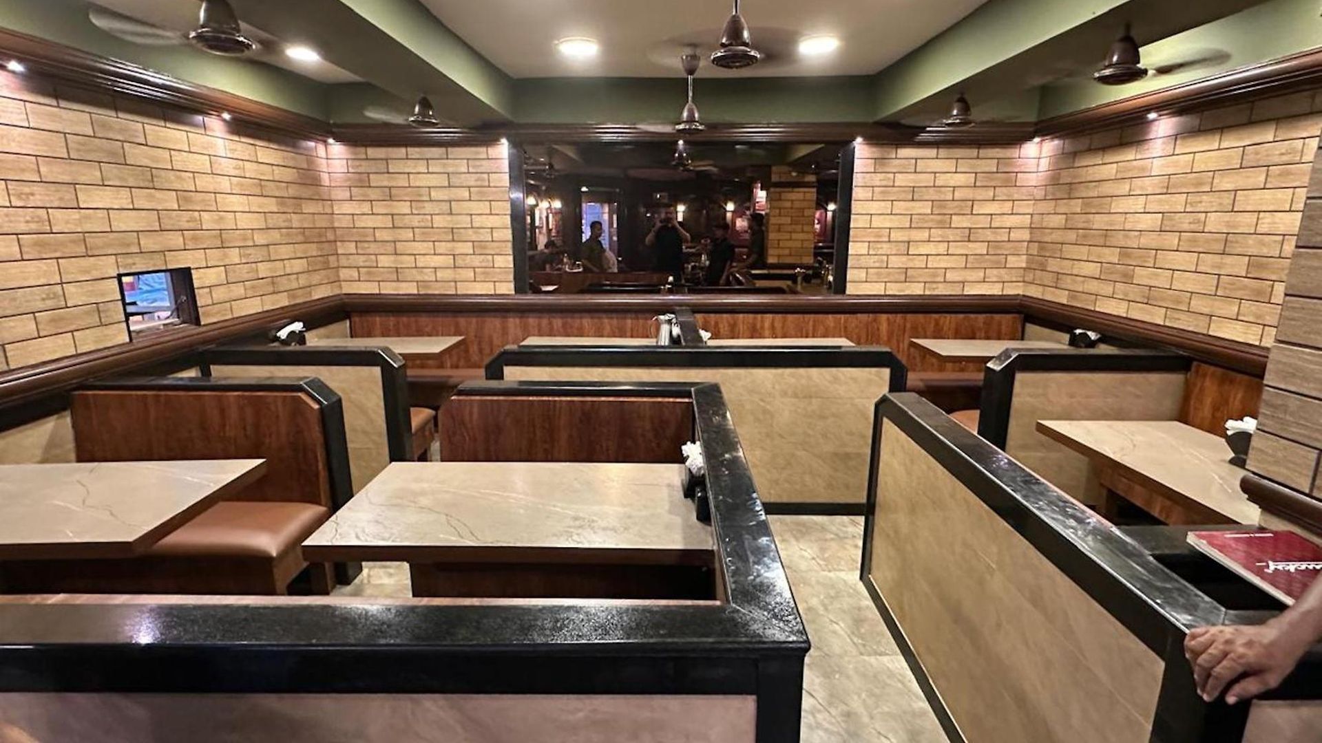 Hotel Lucky Bandra 3*