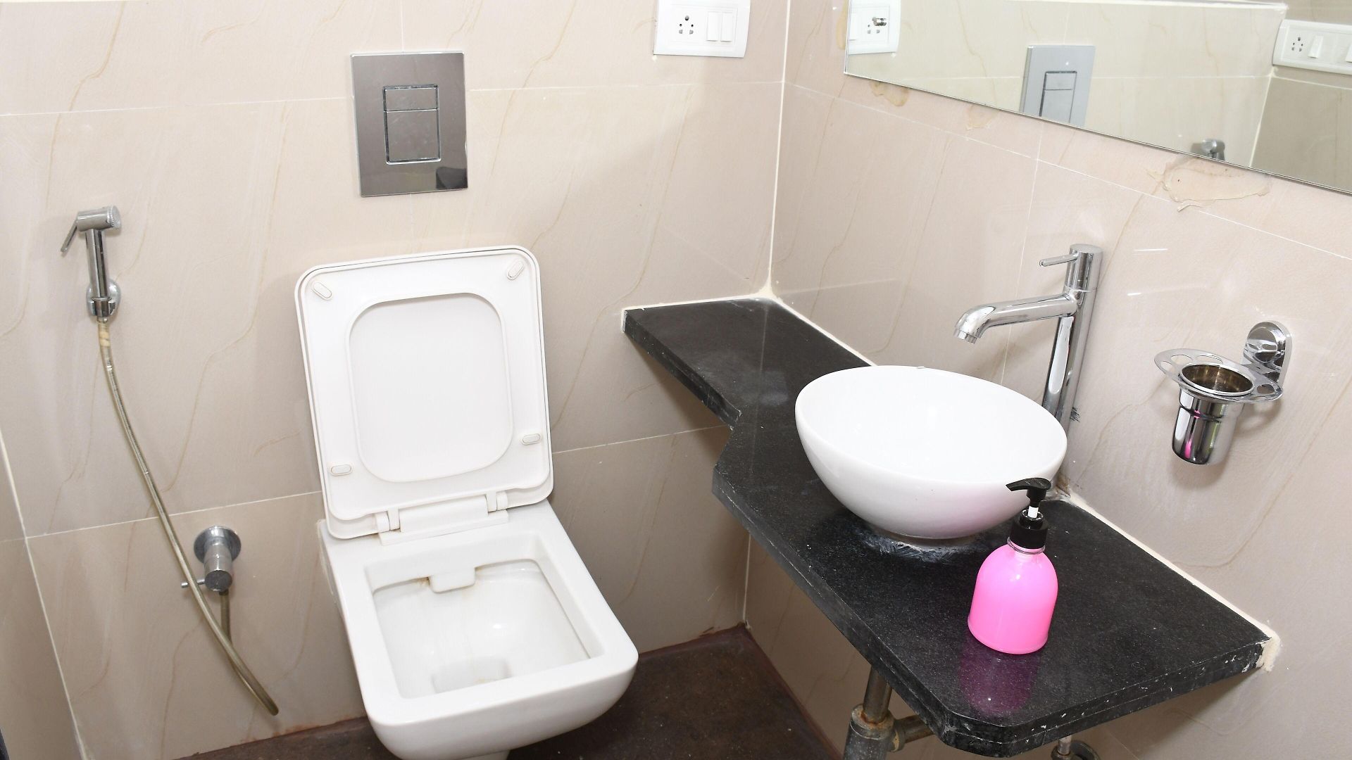 Hotel Precious Pearl 2*