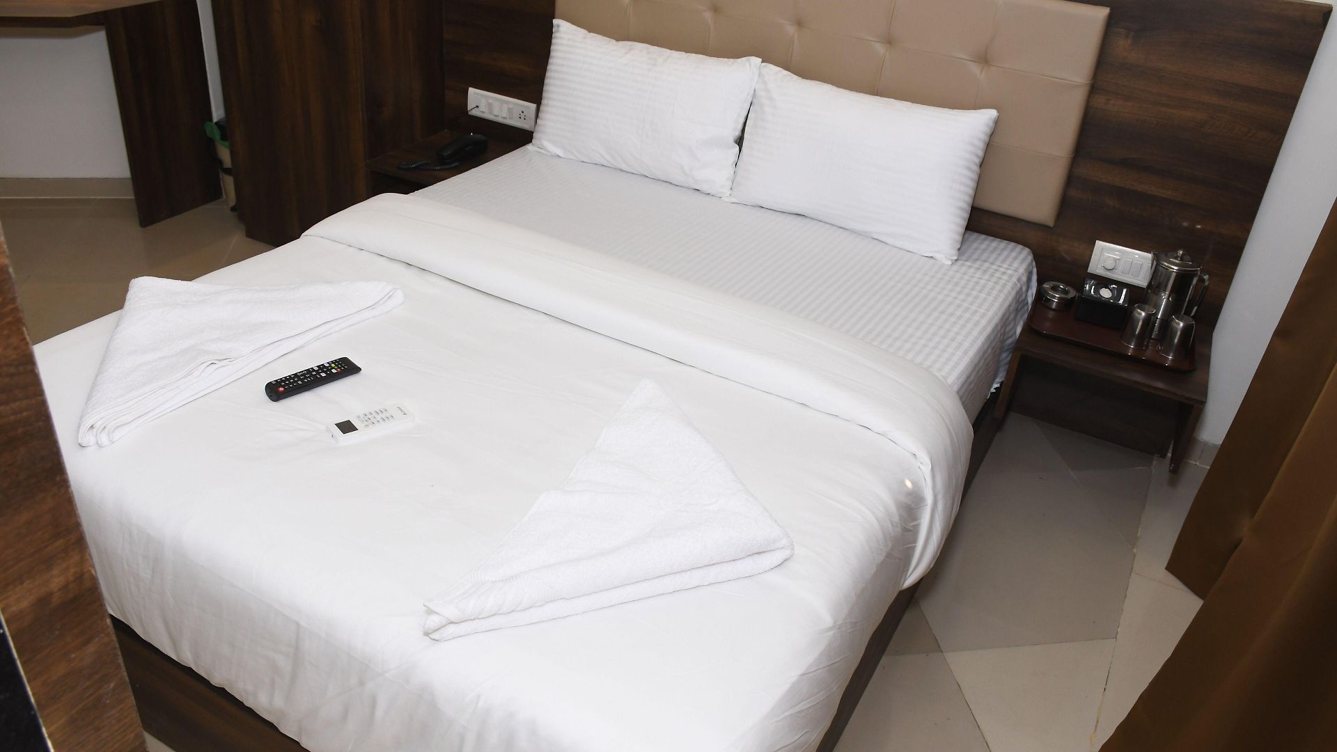 Hotel Precious Pearl Mumbai
