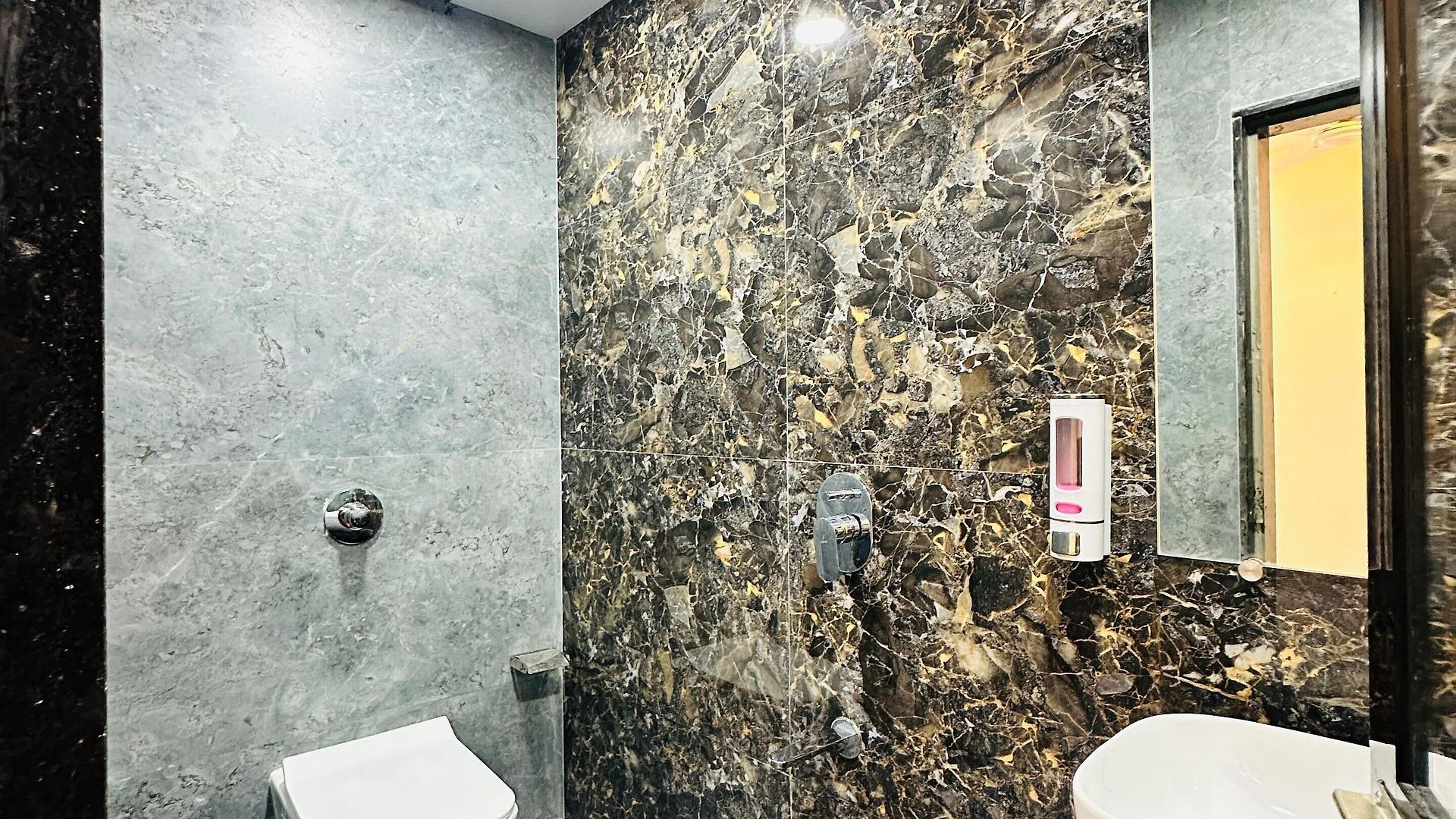 Hotel Bkc Gold View Near Bandra Kurla Complex 3*