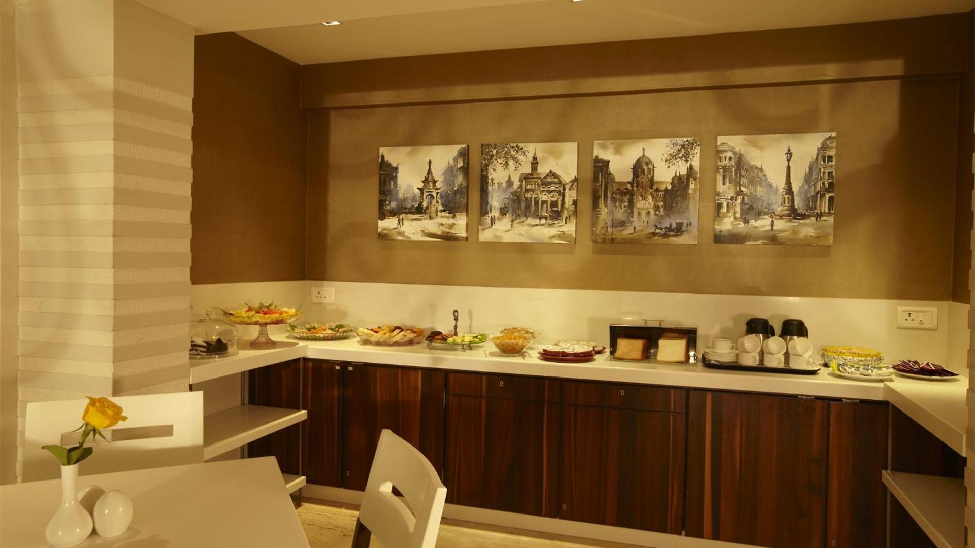 Hotel Bawa Continental