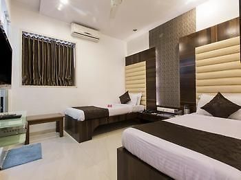 Causeway, Colaba Hotel Mumbai