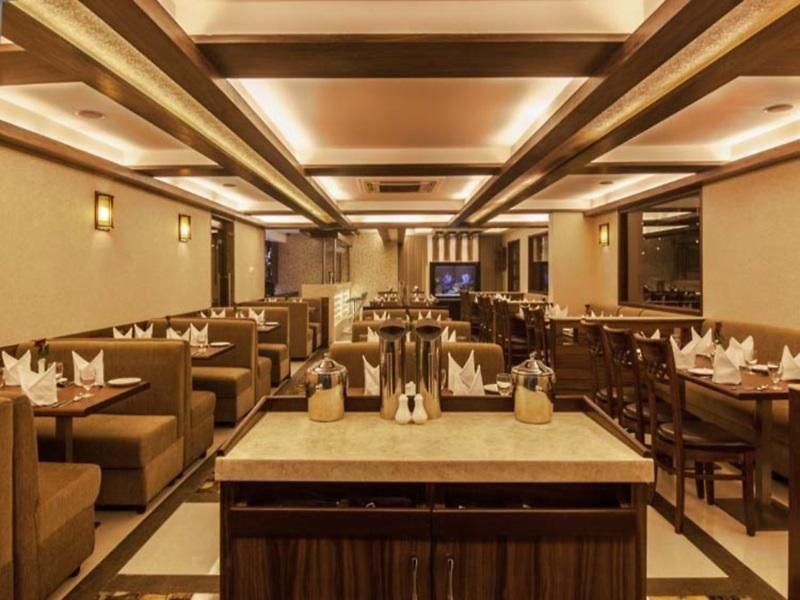 Hotel Anantha Exectuive 3*