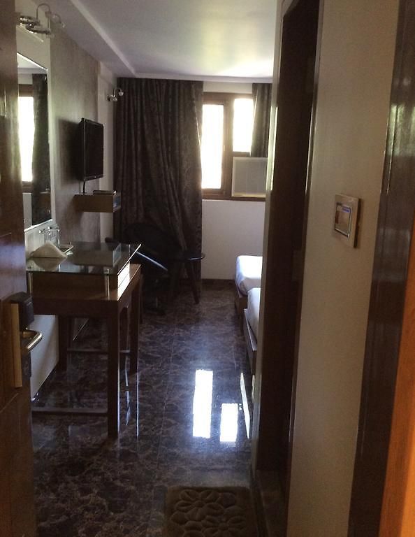 Sapna Hotel Mumbai