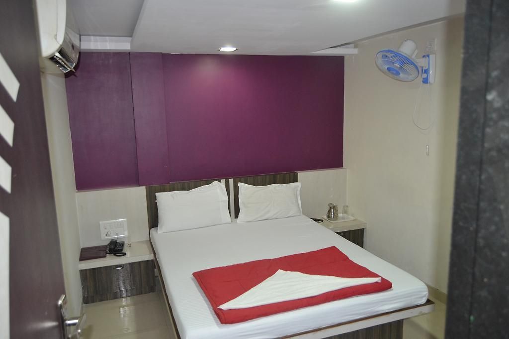 Lodge Blue Orchids Executive Mumbai