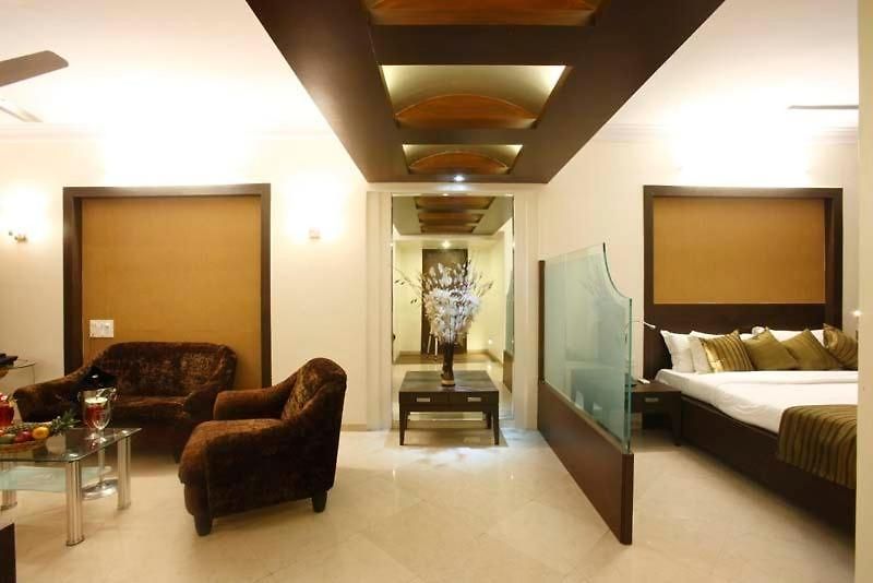 Hotel Plaza 3*