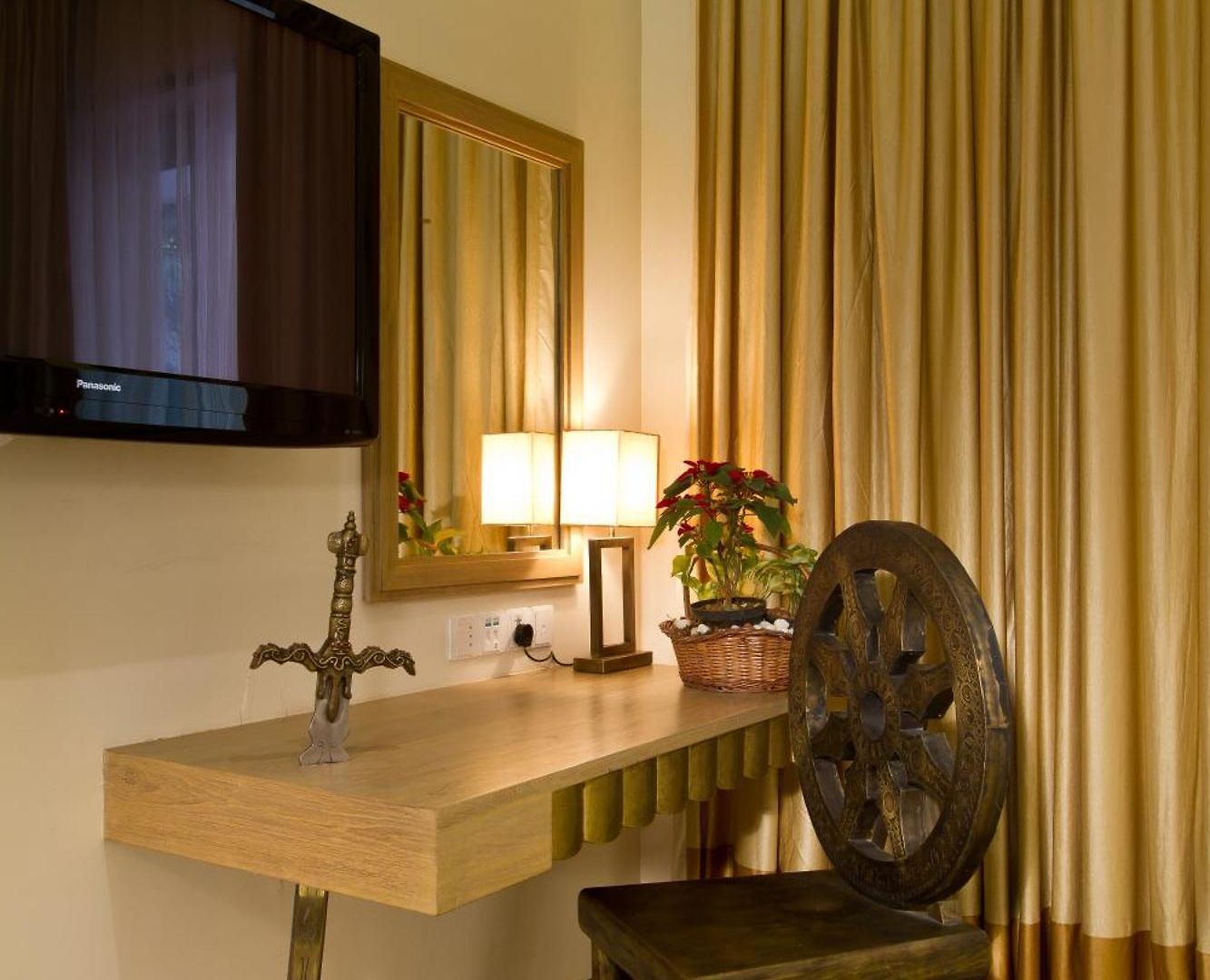 Hotel Le Sutra Hotel, Khar, 4*