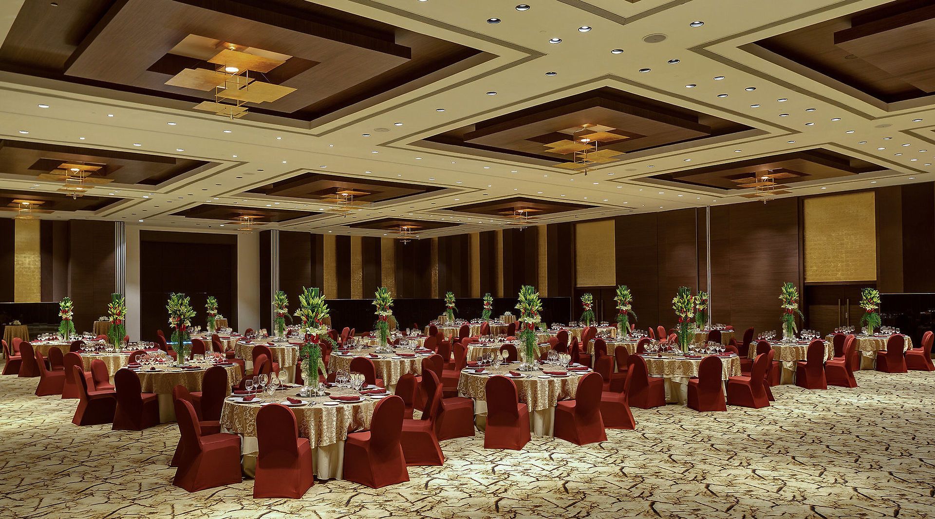 Hotel Sahara Star
