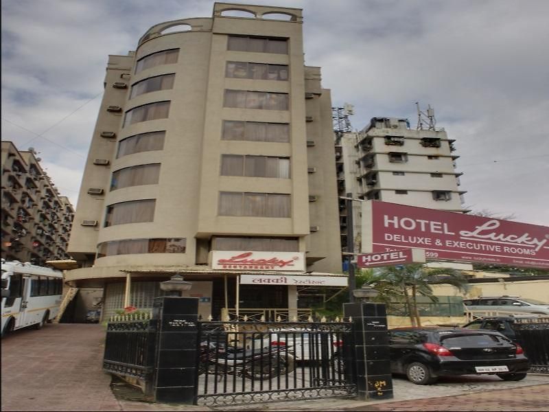 Hotel Lucky Near Nesco Hotel Mumbai