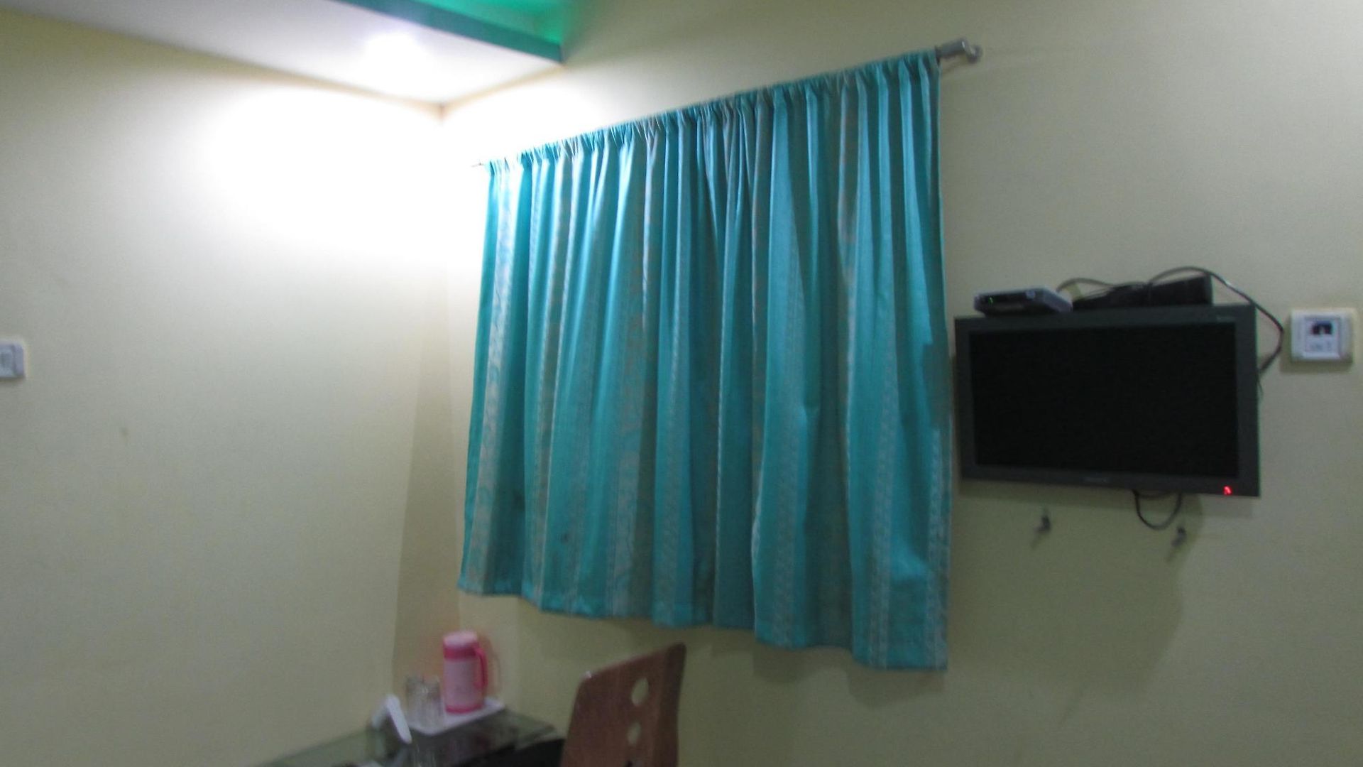 Om Residency Hotel 3*