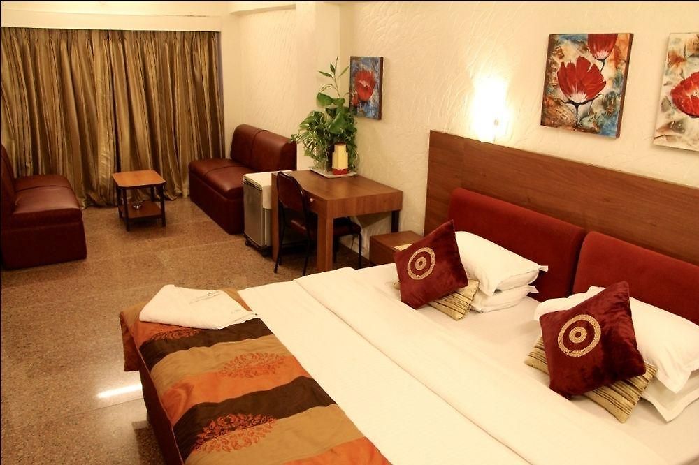 Samraj Hotel