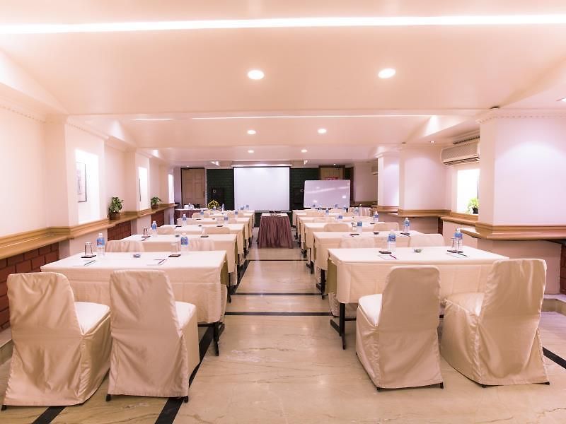 T24 Retro Hotel Mumbai