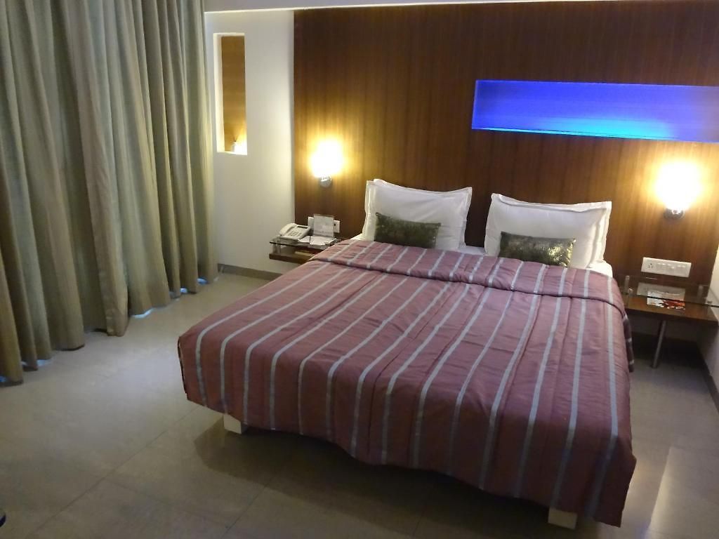 Vihang's 3*