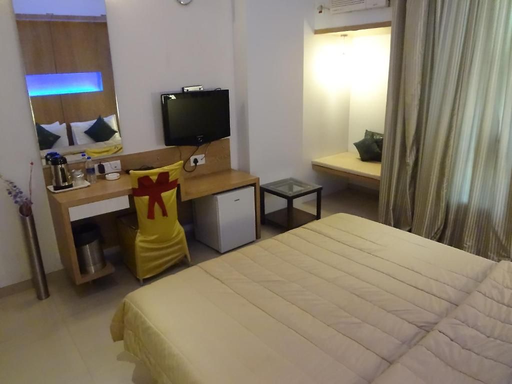 Vihang's Hotel